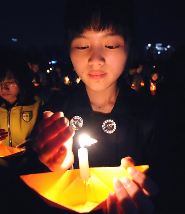 情系玉樹——聚鋒公司自發(fā)組織向玉樹地震災區(qū)捐款