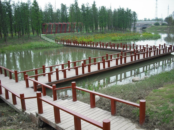 聚鋒塑木助力『江蘇省第六屆園藝博覽會』泰州展園生態(tài)環(huán)境建設(shè)